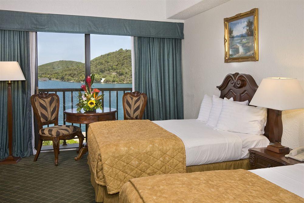 Windward Passage Hotel Charlotte Amalie Zimmer foto
