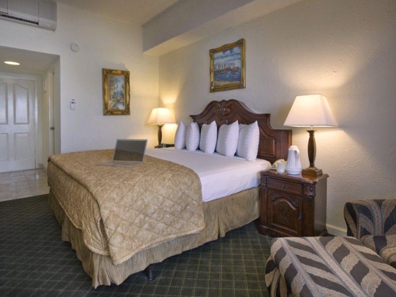 Windward Passage Hotel Charlotte Amalie Exterior foto